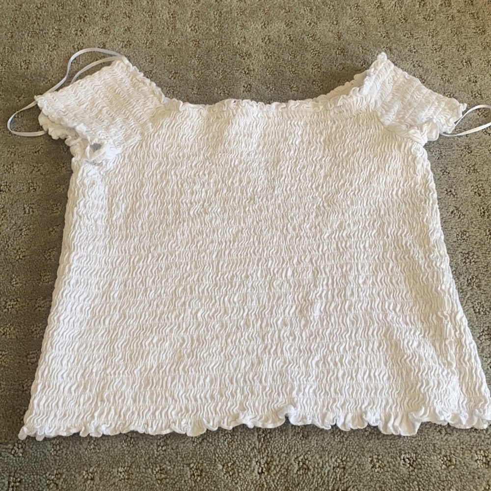 SO ruffle cropped shirt